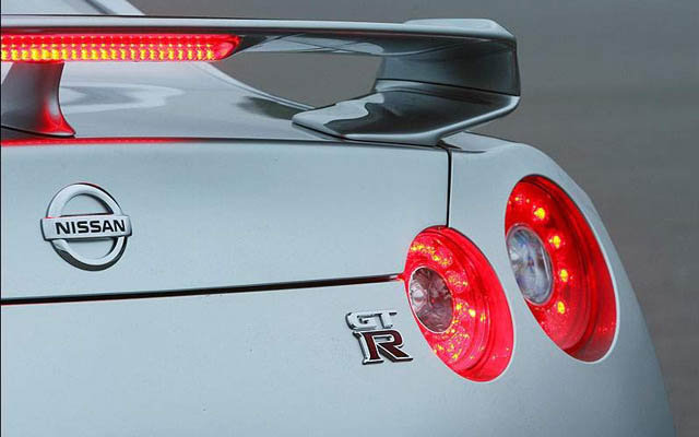 nissan_gt_r_3_big.jpg